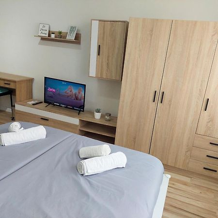 Aweshome City Apartment - 3 Bedrooms And Free Parking Debreczyn Zewnętrze zdjęcie