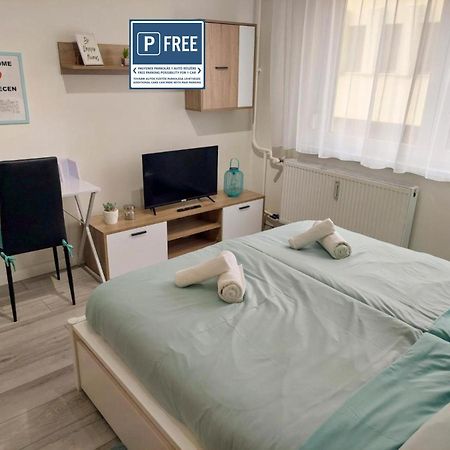 Aweshome City Apartment - 3 Bedrooms And Free Parking Debreczyn Zewnętrze zdjęcie