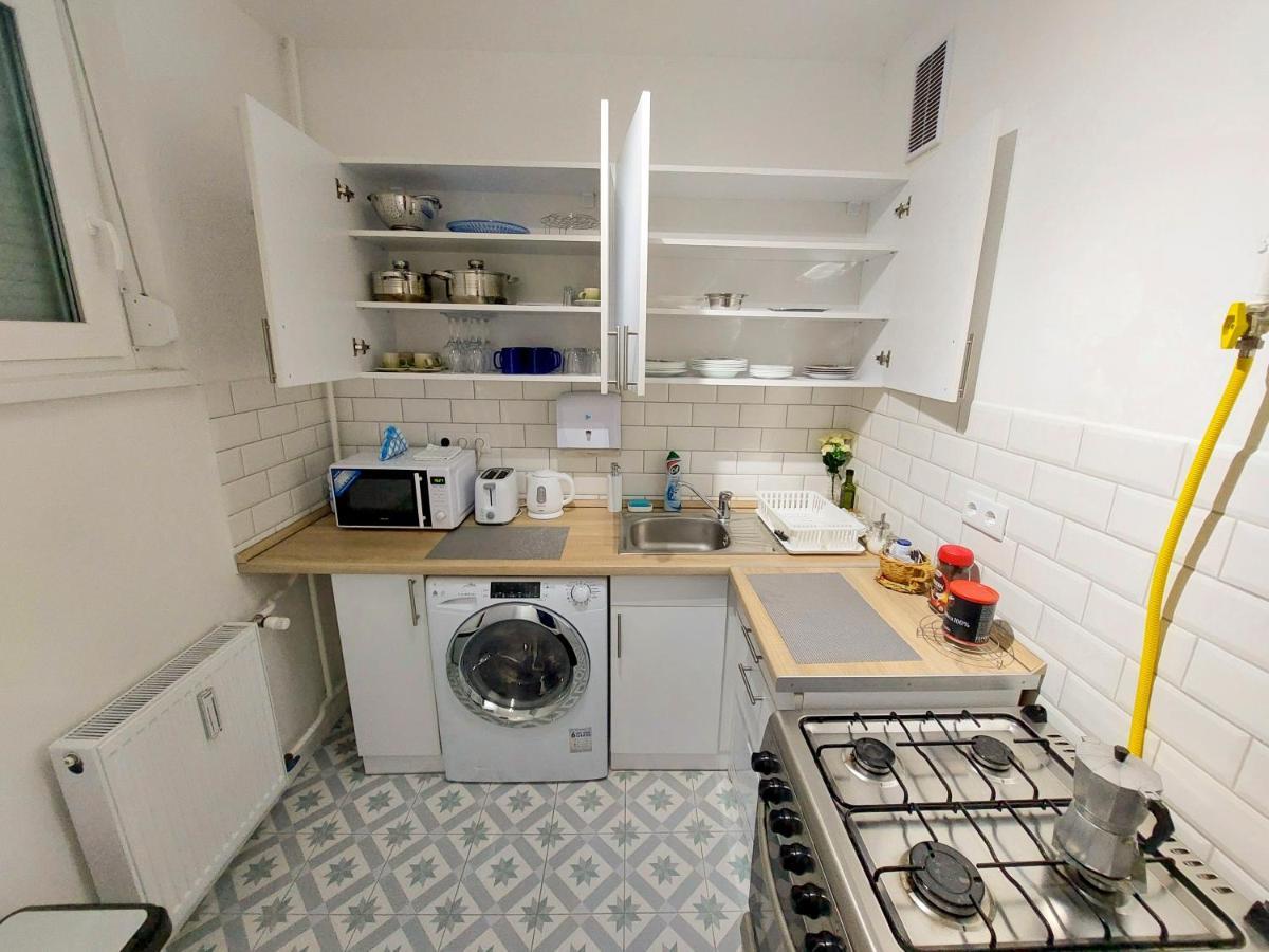 Aweshome City Apartment - 3 Bedrooms And Free Parking Debreczyn Zewnętrze zdjęcie