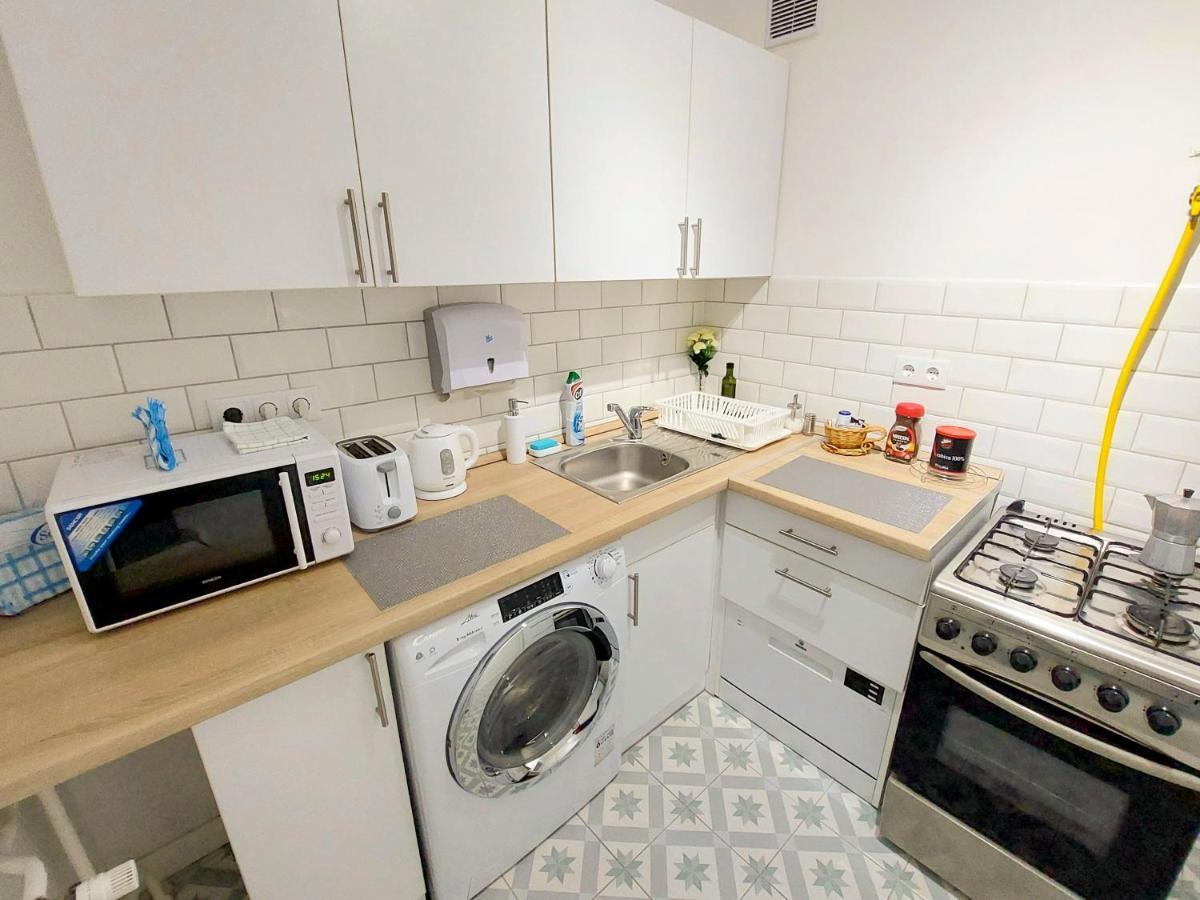 Aweshome City Apartment - 3 Bedrooms And Free Parking Debreczyn Zewnętrze zdjęcie