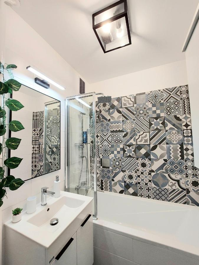 Aweshome City Apartment - 3 Bedrooms And Free Parking Debreczyn Zewnętrze zdjęcie