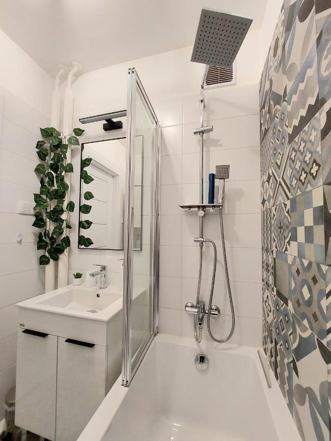 Aweshome City Apartment - 3 Bedrooms And Free Parking Debreczyn Zewnętrze zdjęcie