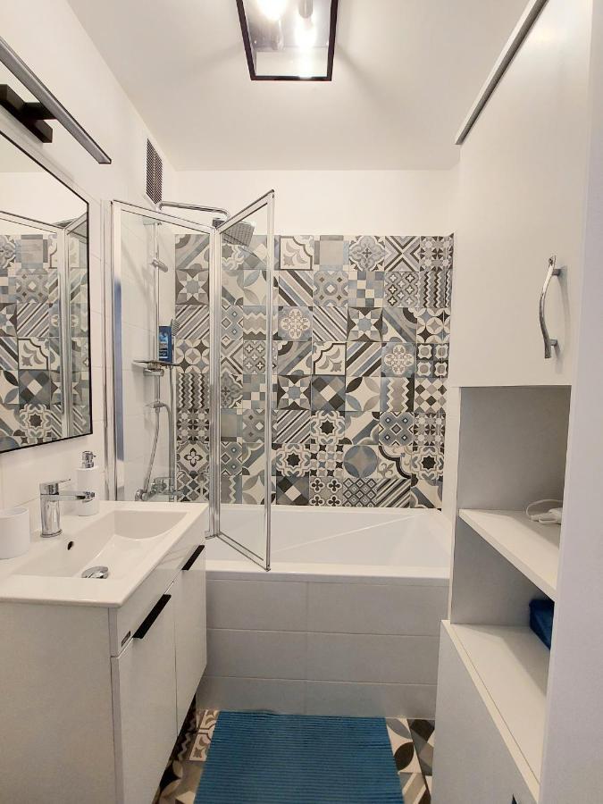 Aweshome City Apartment - 3 Bedrooms And Free Parking Debreczyn Zewnętrze zdjęcie