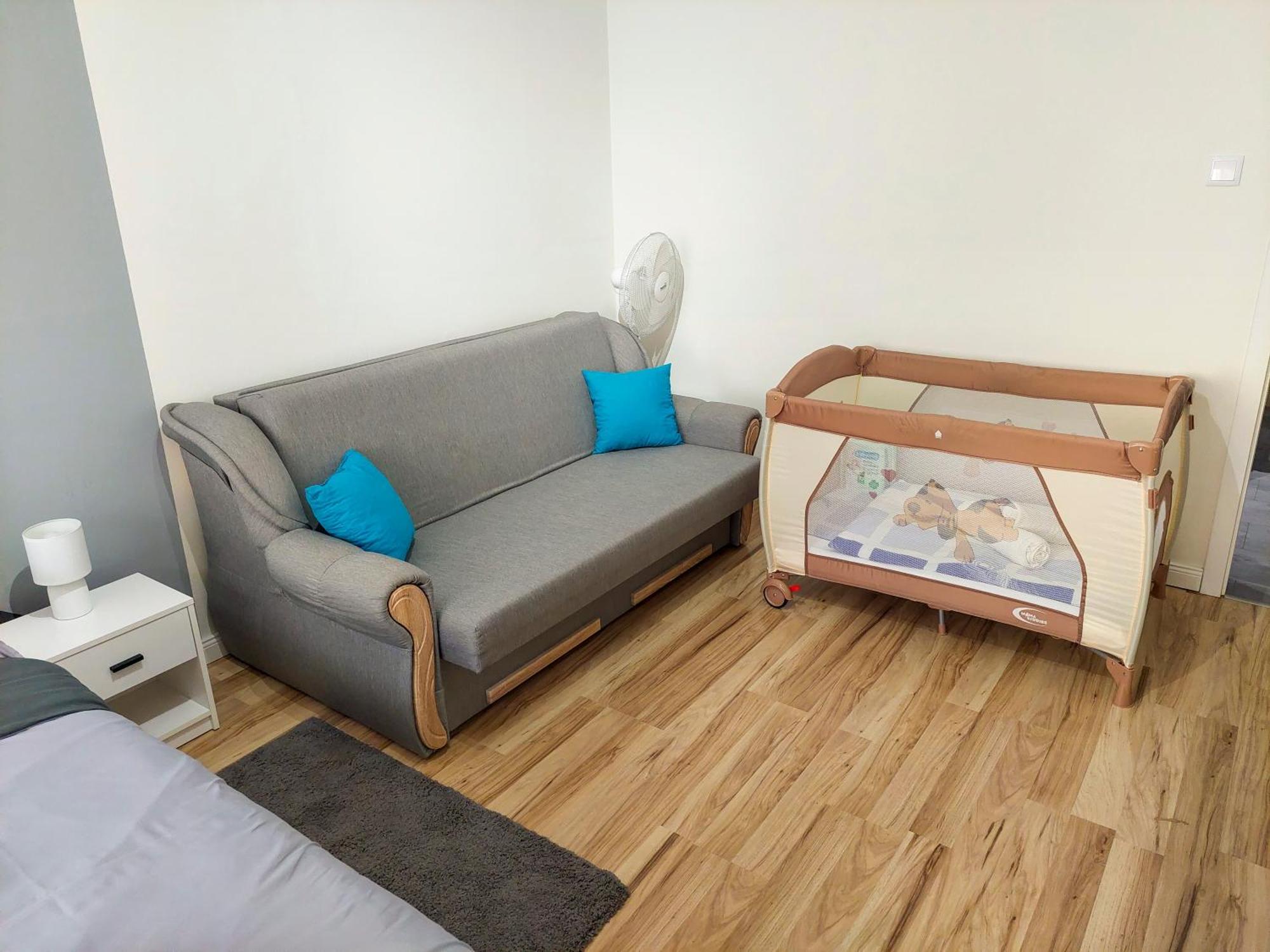 Aweshome City Apartment - 3 Bedrooms And Free Parking Debreczyn Zewnętrze zdjęcie